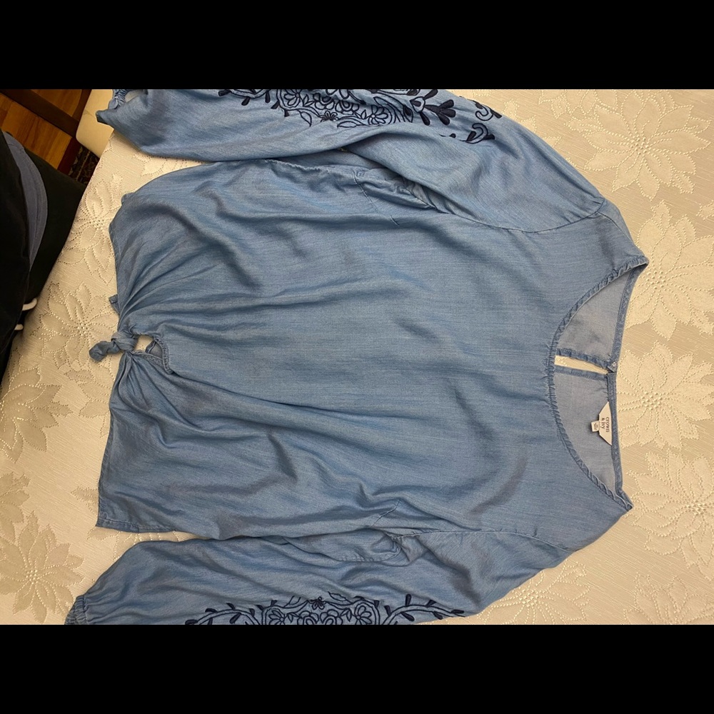 Express Crown and Ivy med Blouse